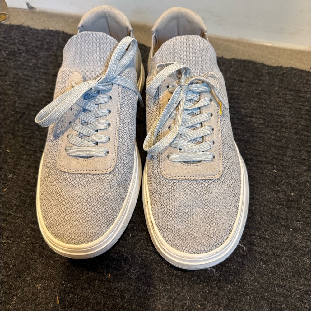 Women’s casual running shoes size 10